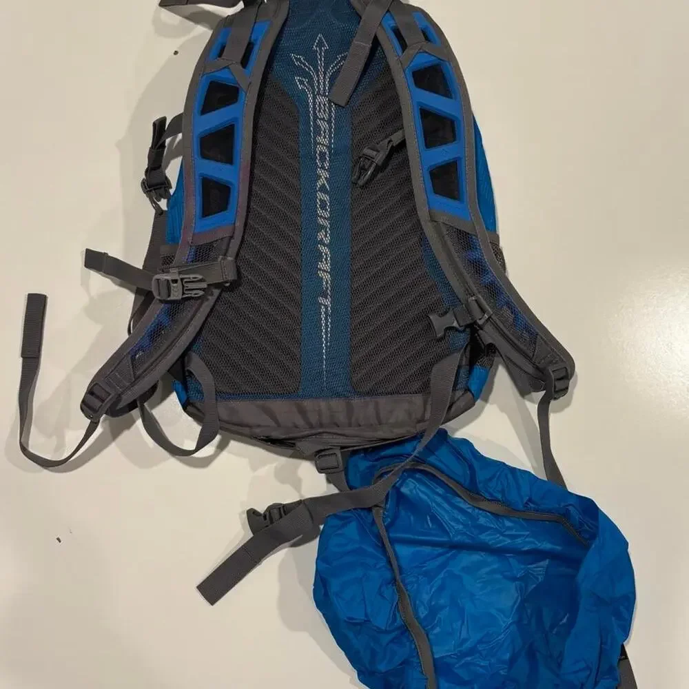 Columbia crescent peak 23l hiking
